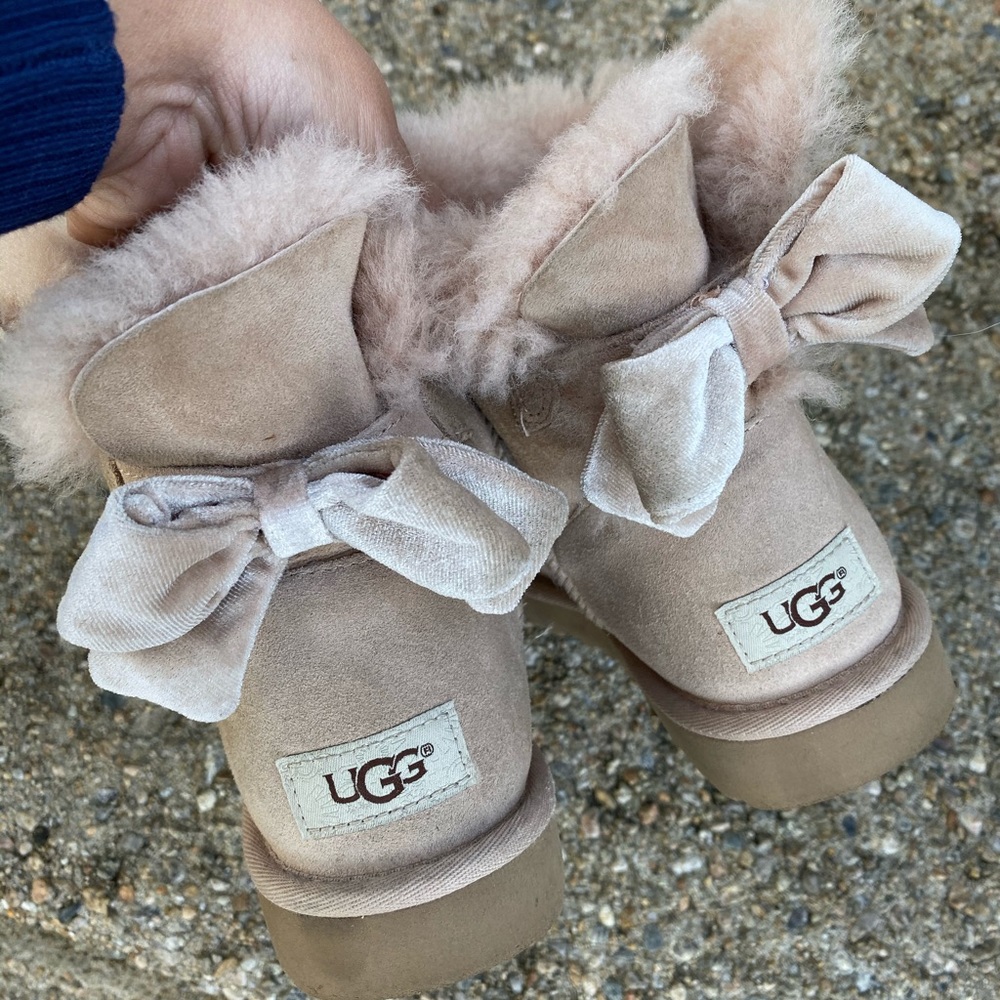 Women’s Ugg Boots. Bailey Bow Mini
